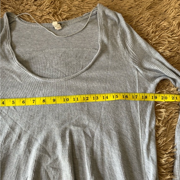 We The Free XS Blue Waffle Thermal Long Sleeve Sweater Distressed - Picture 8 of 10